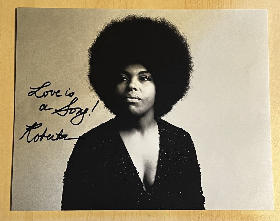 ROBERTA FLACK HAND SIGNED 8x10 Photo Poster painting AUTOGRAPHED LEGENDARY SINGER COA