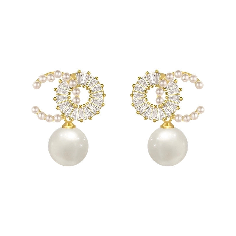 New 925 Silver Needle Earrings Light Luxury Double C Pearl Earrings Women’s Niche Design Sense Earrings New Fashion Live Supply