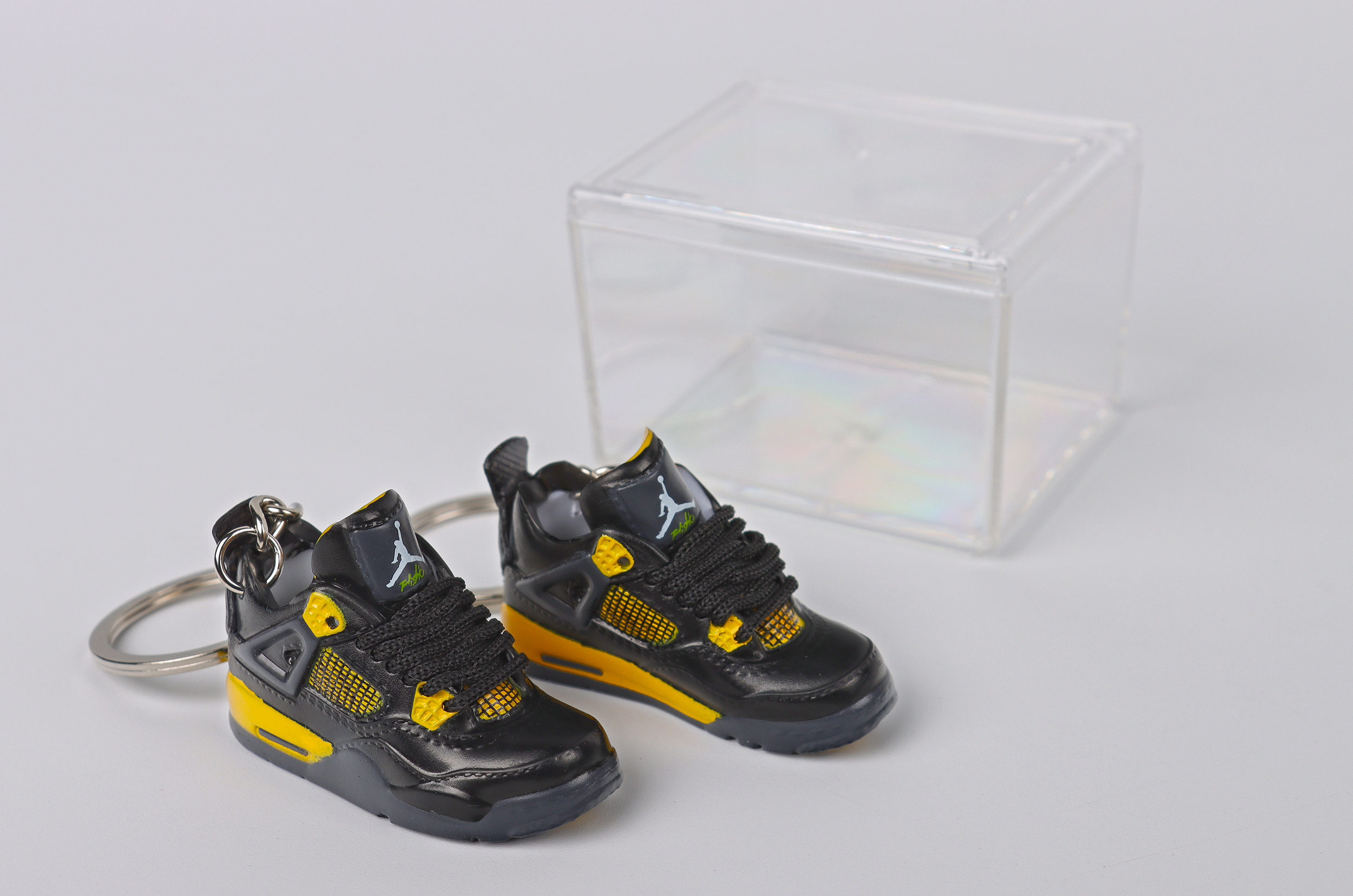 AJ 4 