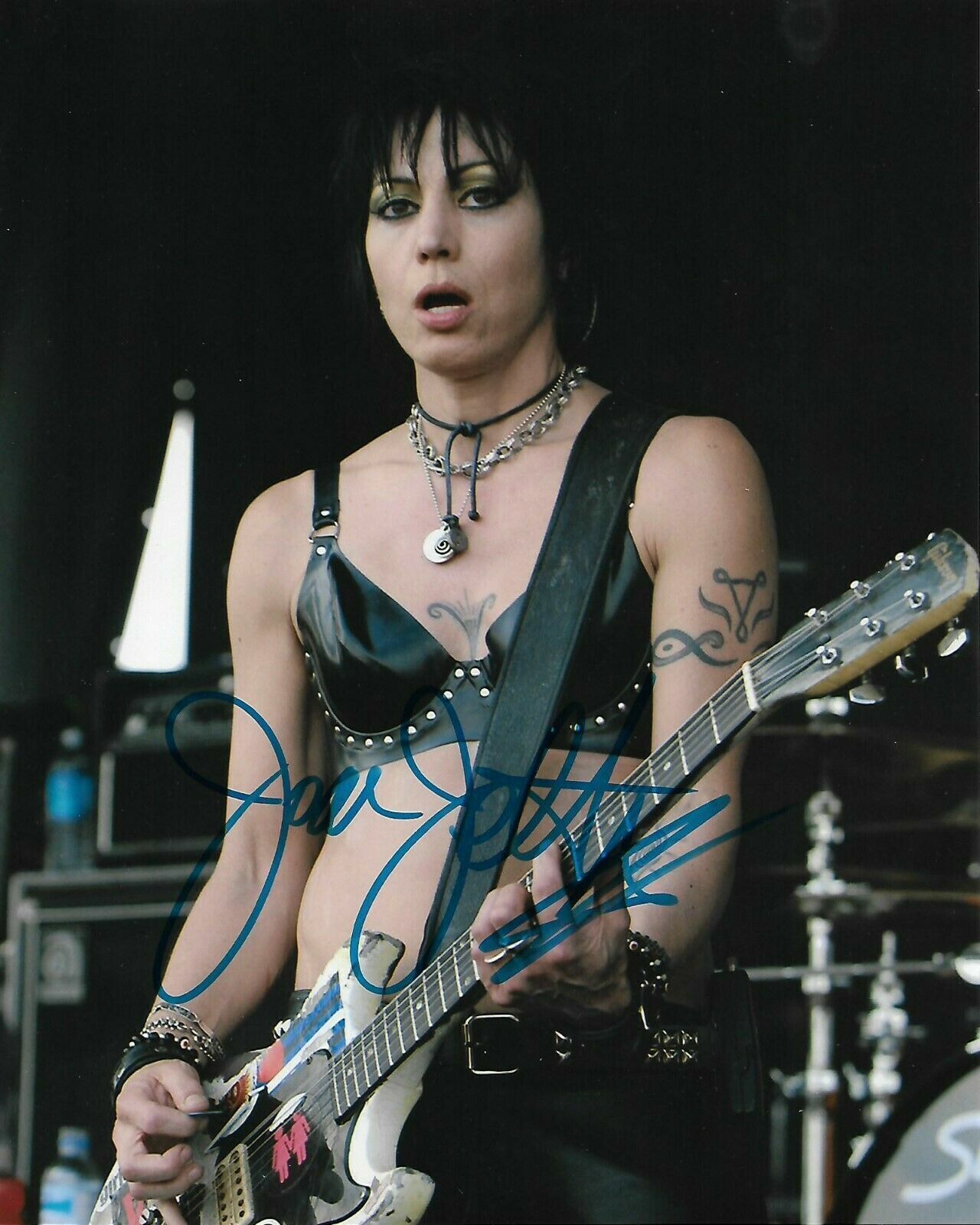 Joan Jett Autographed Signed 8x10 ( The Runaways ) Photo Poster painting REPRINT