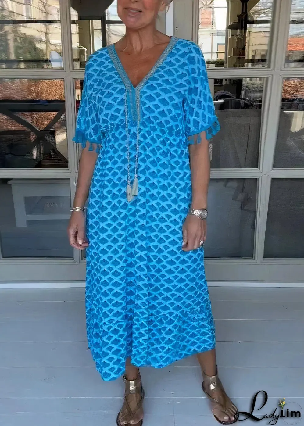 Fashionable and Minimalist winter Dress