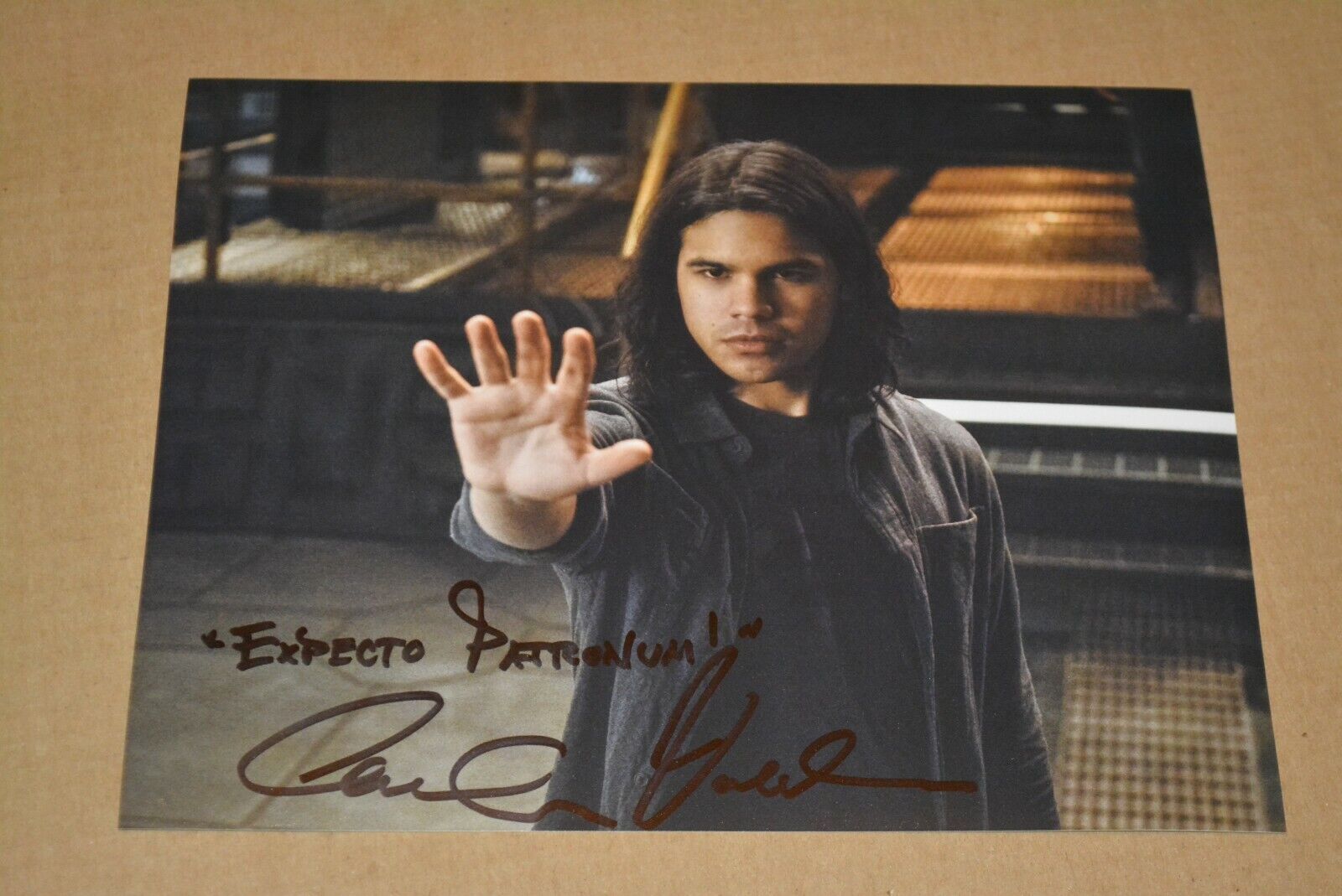 CARLOS VALDES signed autograph In Person 8x10 20x25 cm THE FLASH ARROW