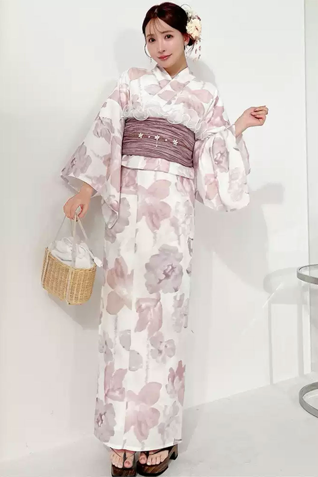 Yukata Kimono with White Peony Traditional Japanese Kimono - はなみ Stupa Stones