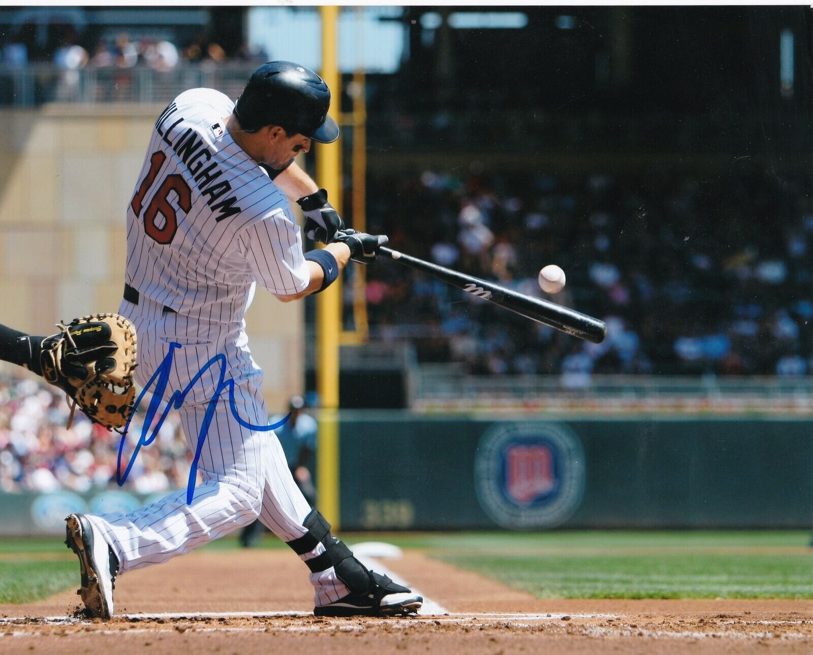 JOSH WILLINGHAM MINNESOTA TWINS ACTION SIGNED 8x10