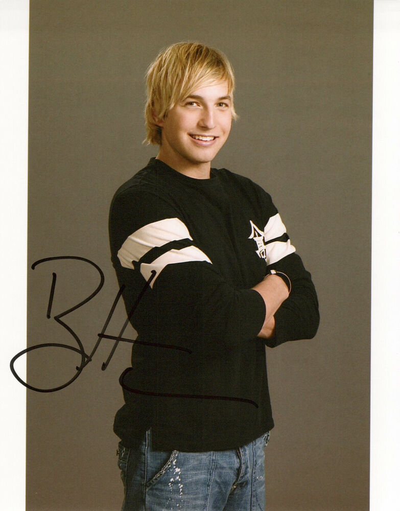 Ryan Hansen head shot autographed Photo Poster painting signed 8x10 #7