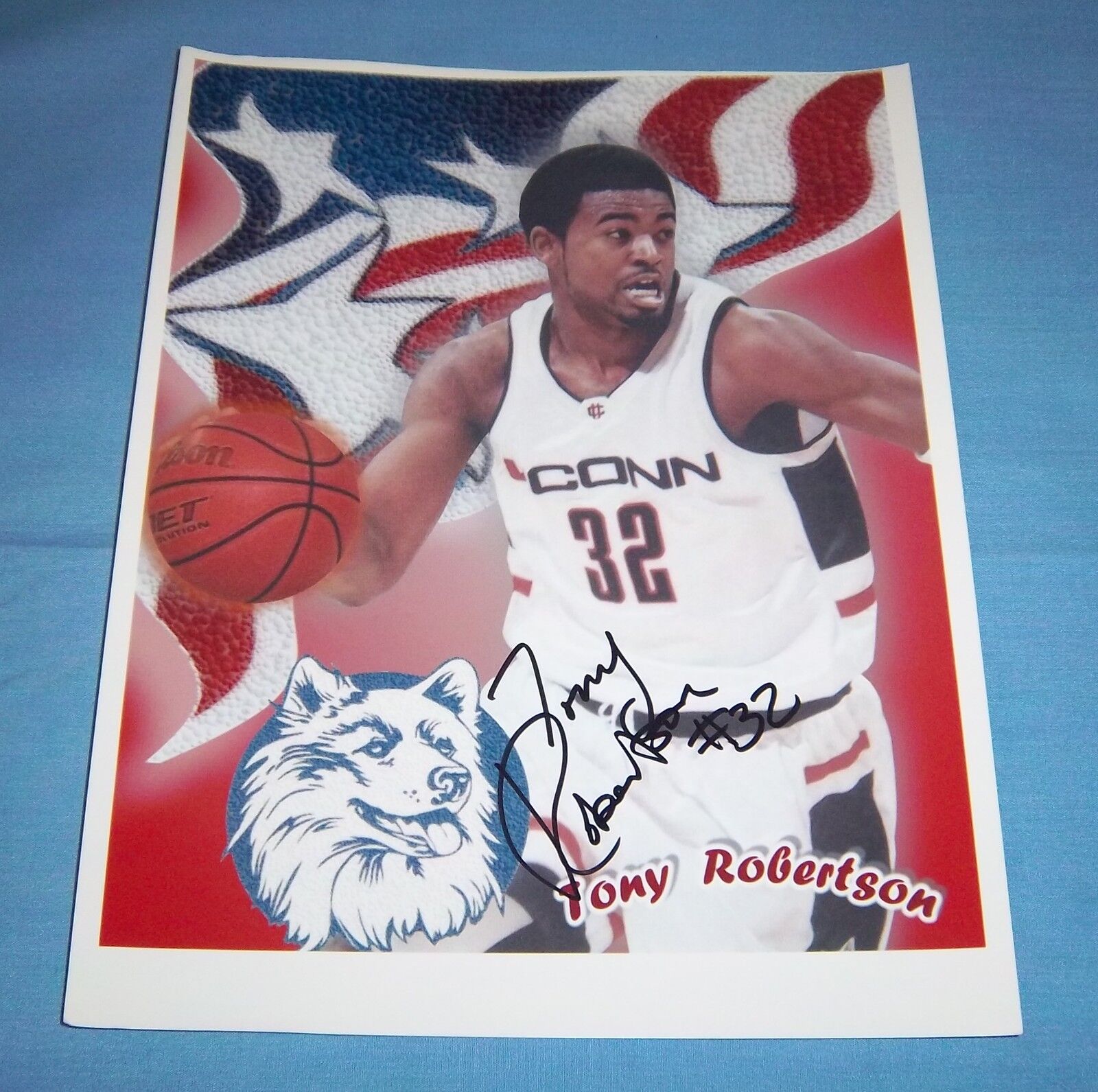 UConn Tony Robertson Signed Autographed 8x10 Photo Poster painting B