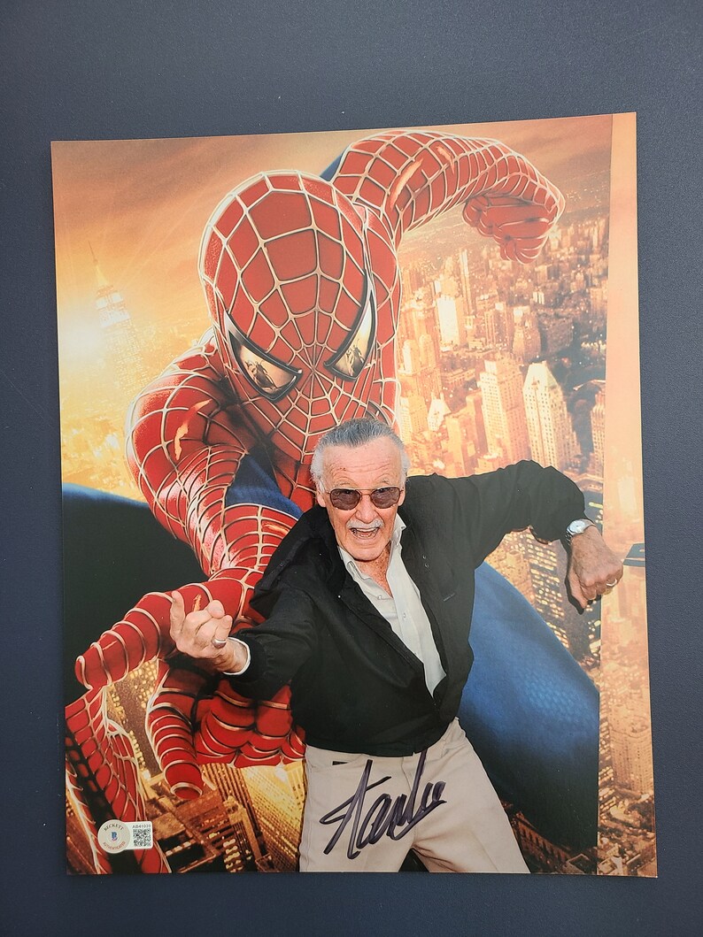 Stan Lee signed 11x14 Marvel Comics Photo Poster painting Beckett BAS LOA