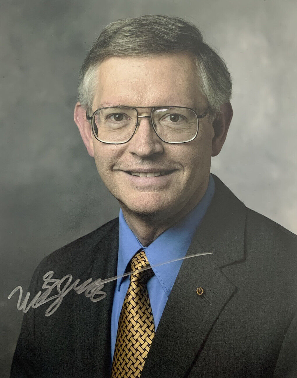 WILLIAM MOERNER HAND SIGNED 8x10 Photo Poster painting NOBEL PEACE PRIZE CHEMISTRY AUTOGRAPH