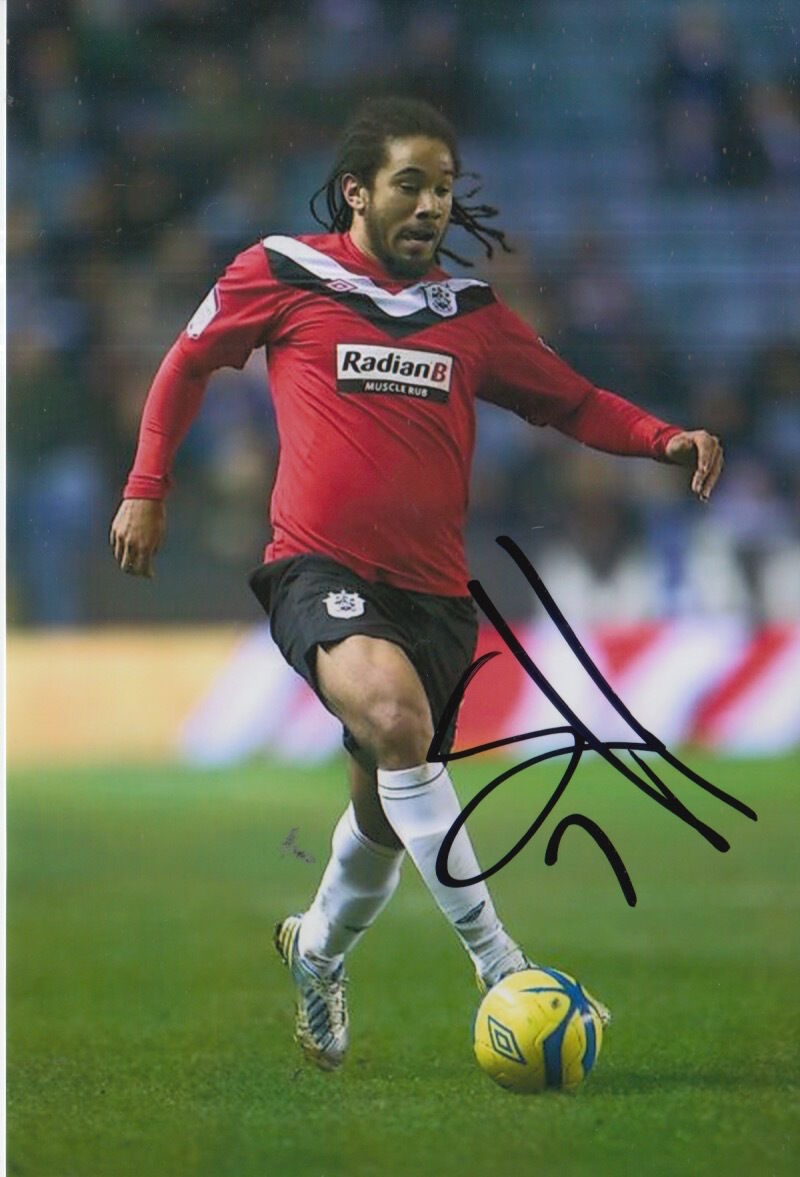 HUDDERSFIELD TOWN HAND SIGNED SEAN SCANNELL 6X4 Photo Poster painting 1.