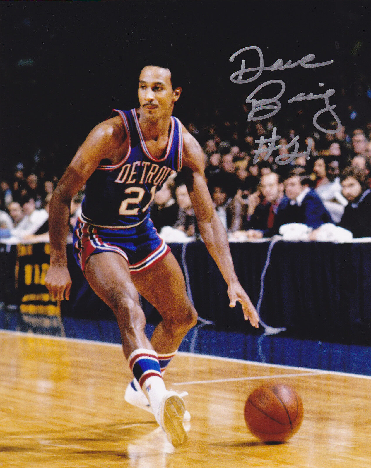 DAVE BING DETROIT PISTONS ACTION SIGNED 8x10