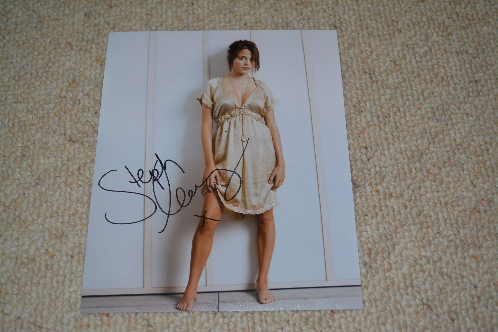 STEPHANIE LEONIDAS signed autograph In Person 8x10 20x25 cm DEFIANCE