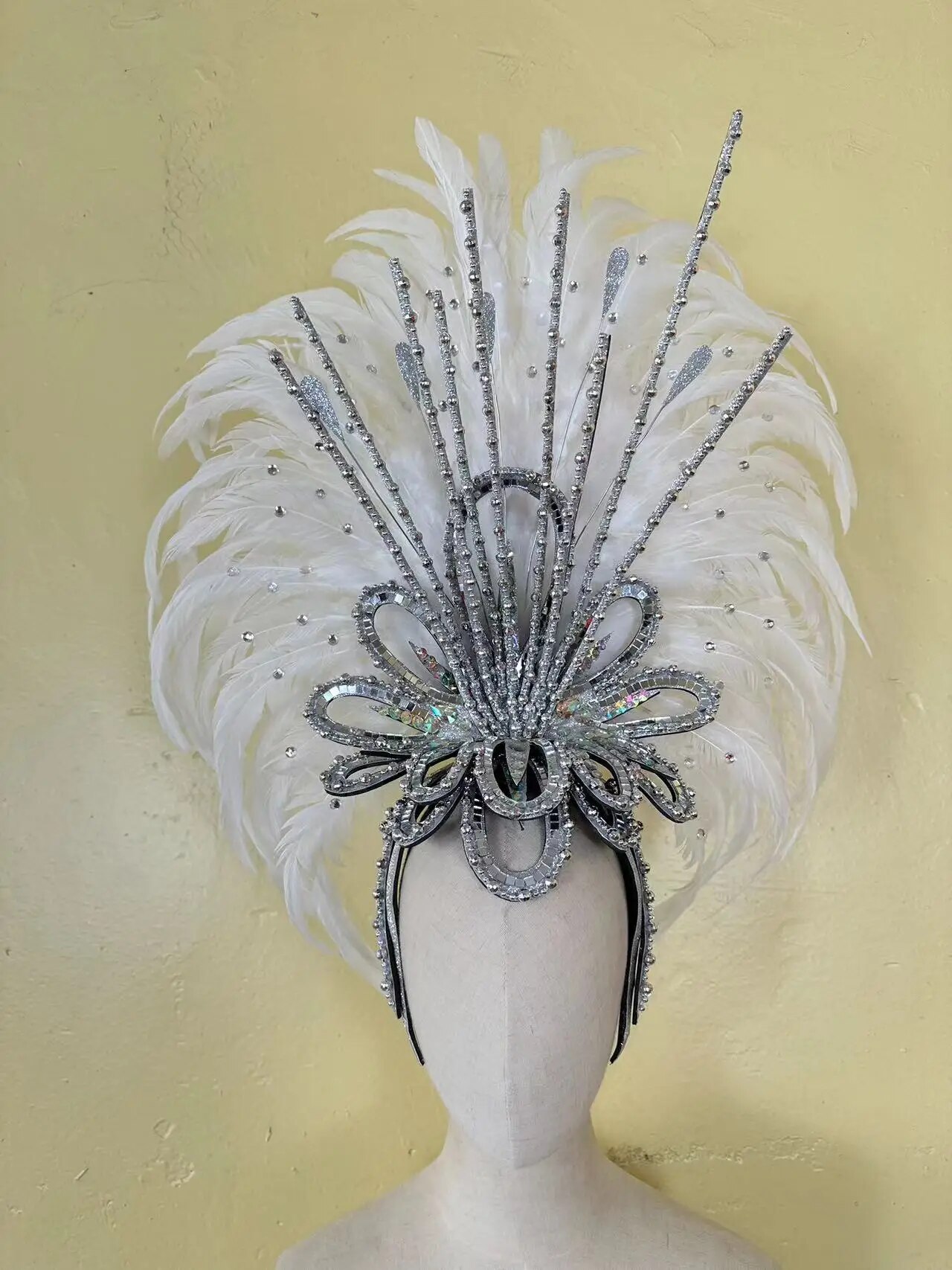 VCSHOES Feather Headdress Samba Costume Carnival Halloween Party Bar Performance Hat Makeup Dance Wings Parade