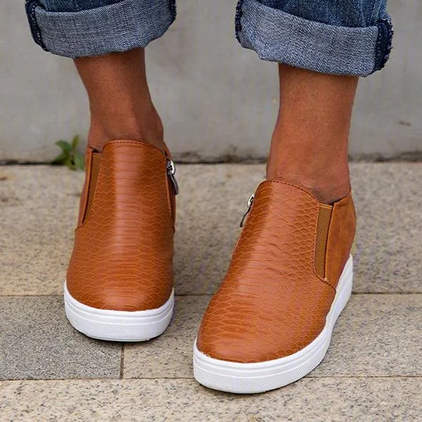 Round Toe Block Daily Sneakers