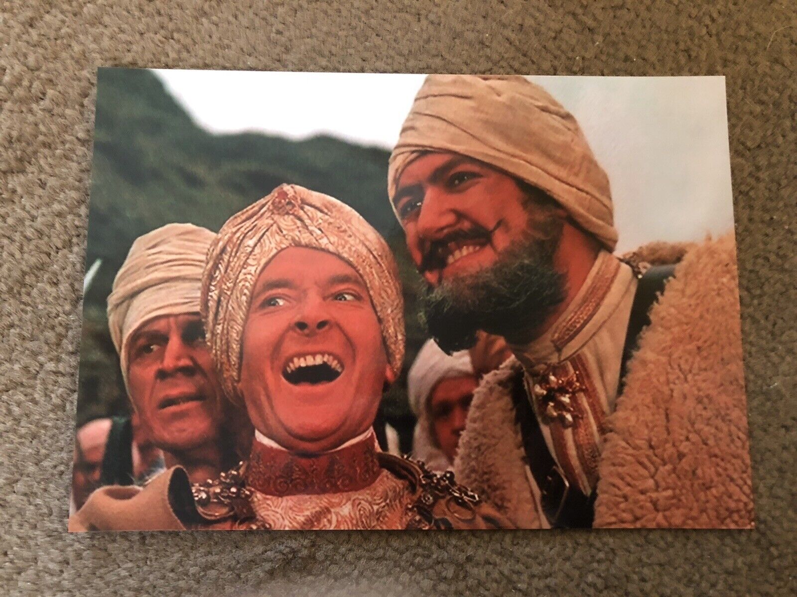 KENNETH WILLIAMS & BERNARD BRESSLAW (CARRY ON) UNSIGNED Photo Poster painting- 7x5”