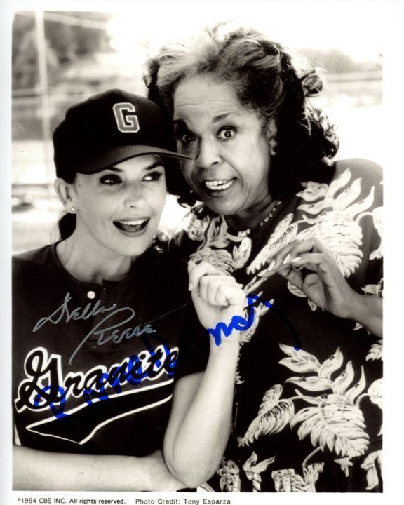 DELLA REESE and ROMA DOWNEY signed autographed TOUCHED BY AN ANGEL 8x10 Photo Poster painting