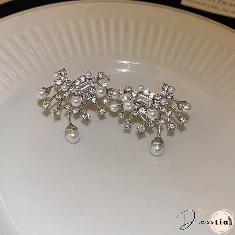 Oversize White Alloy Pearl Zircon Floral Stud Earrings