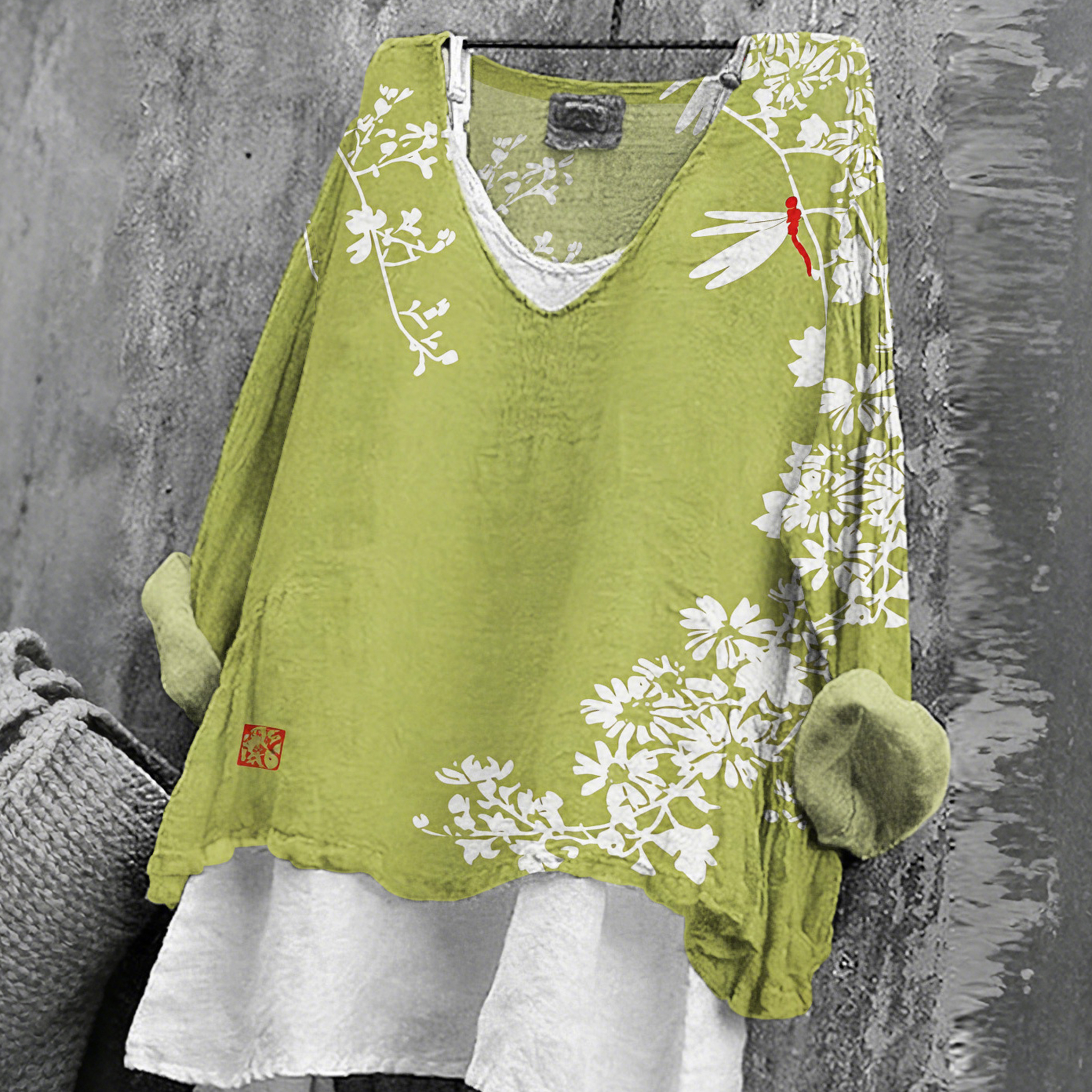 Women's Japanese Floral Art Print V-neck T-shirt artswardrobe