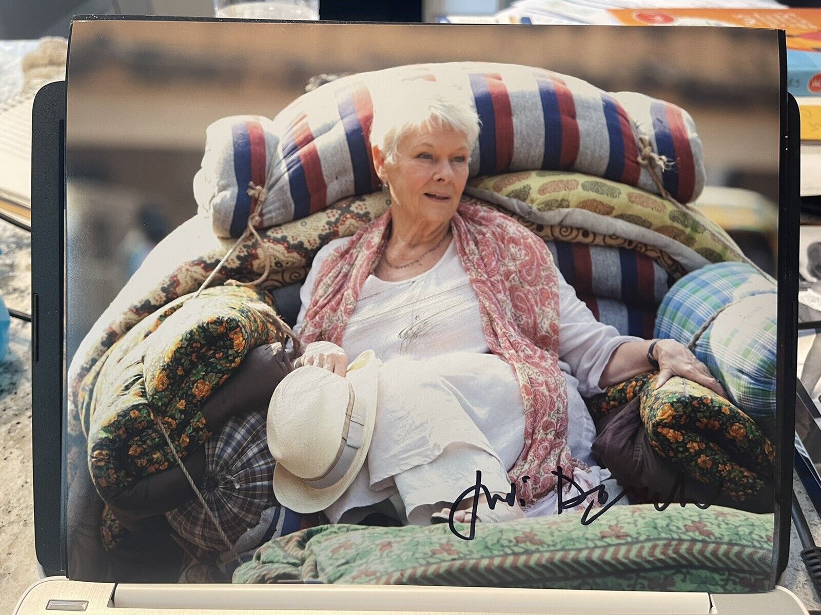 JUDI DENCH SIGNED JAMES BOND M 8x10 MOVIE Photo Poster painting CASINO ROYALE BECKETT COA BAS D2