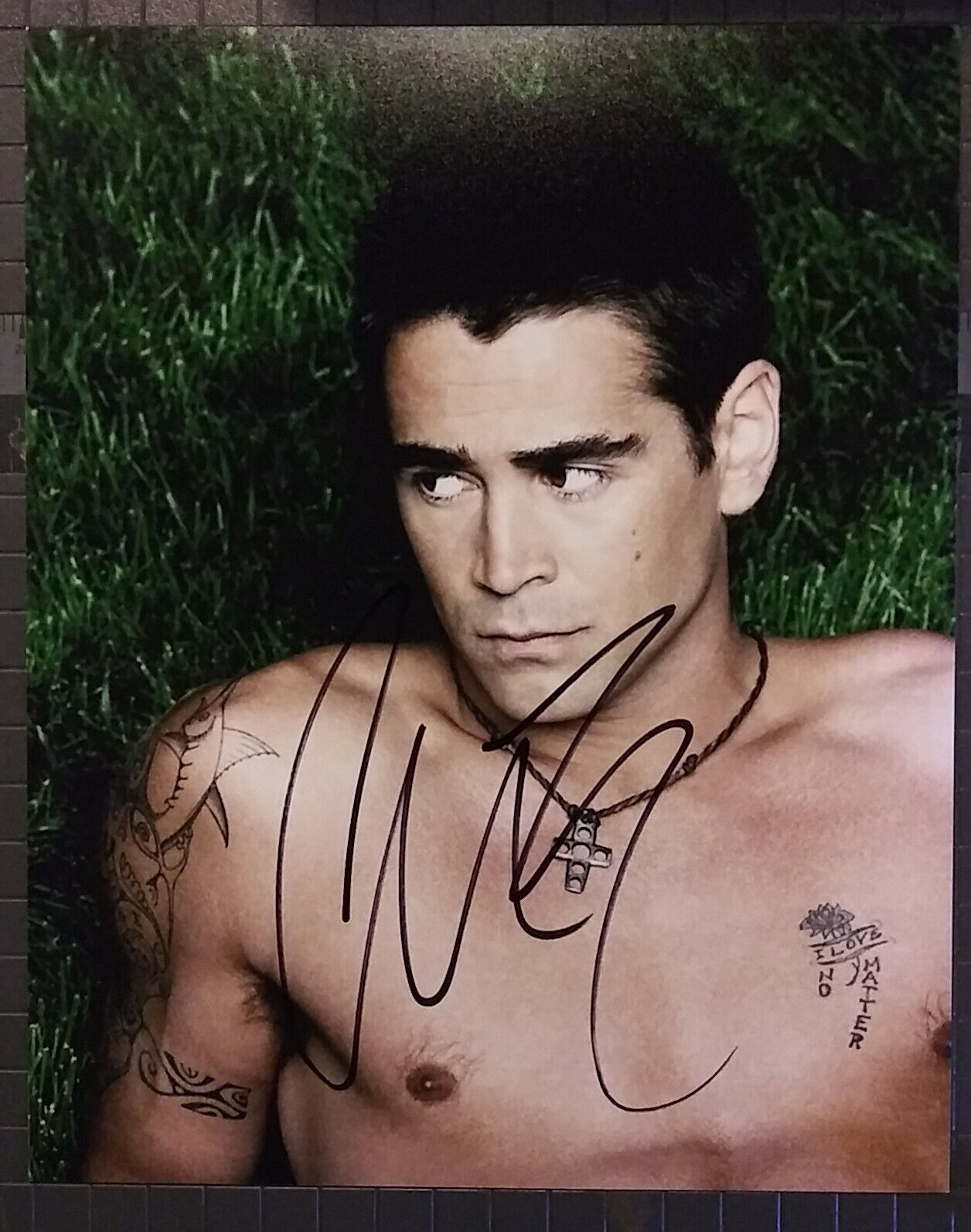 Colin Farrell signed 8x10