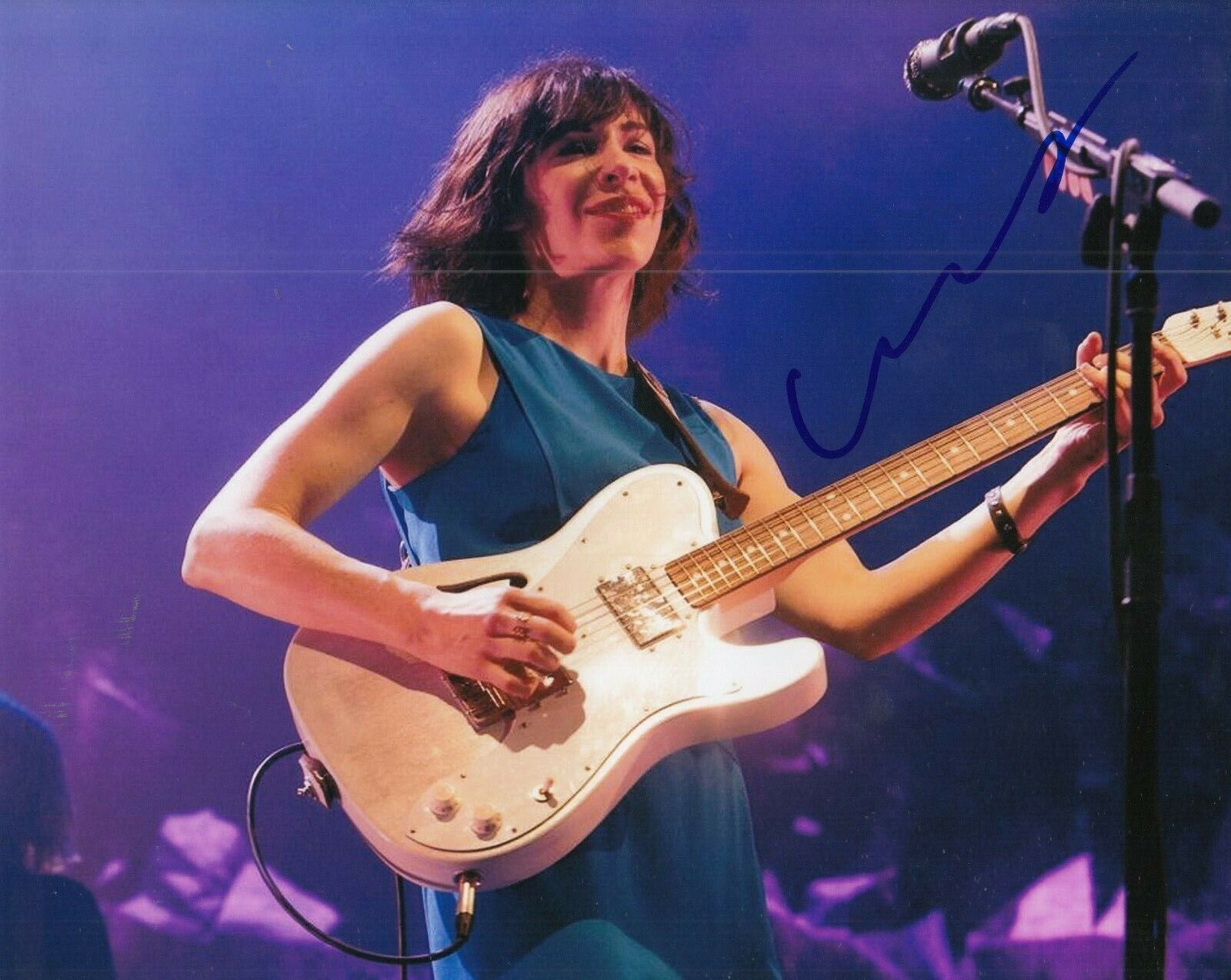 CARRIE BROWNSTEIN signed (PORTLANDIA) Transparent 8X10 Photo Poster painting autograph W/COA #3