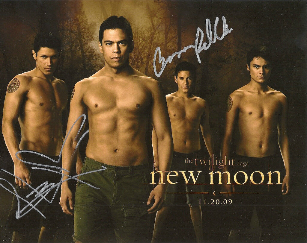 BRONSON PELLETIER *ALEX MERAZ TWILIGHT NEW MOON WOLFPACK SIGNED 8X10 PICTURE