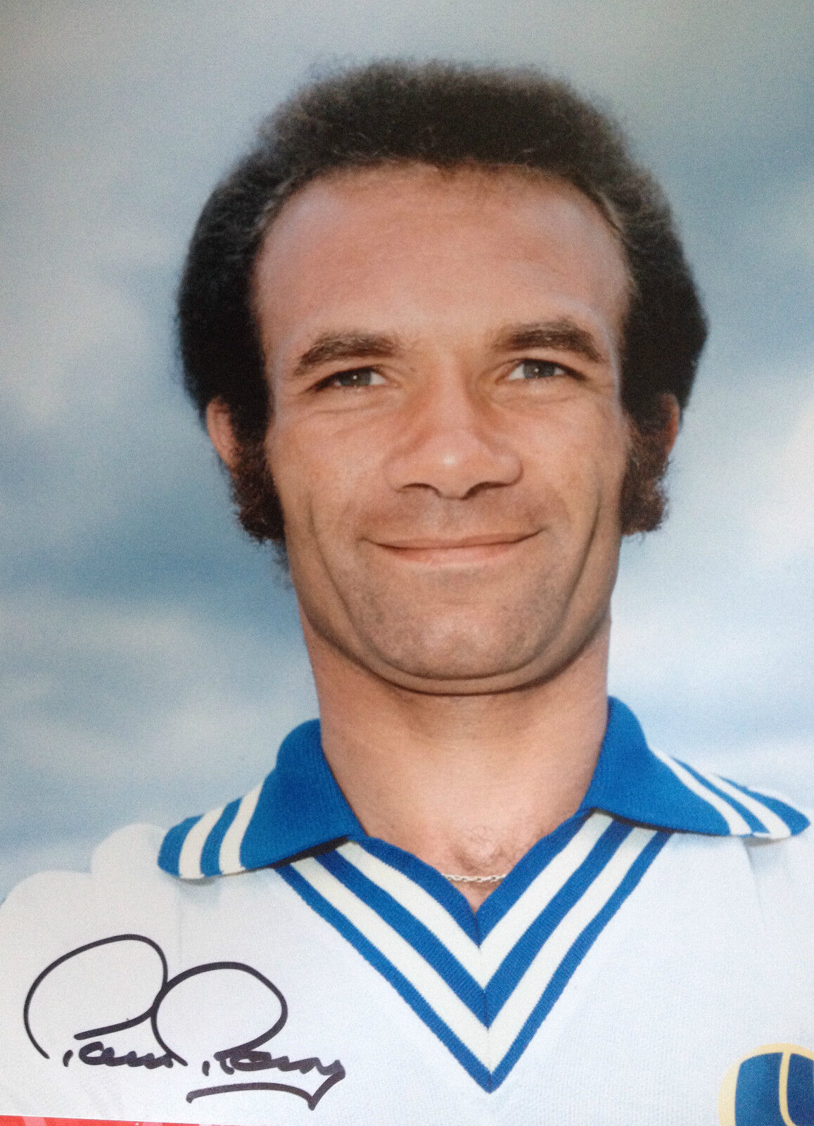 PAUL REANEY - FORMER LEEDS UTD FOOTBALLER - BRILLIANT SIGNED COLOUR Photo Poster paintingGRAPH