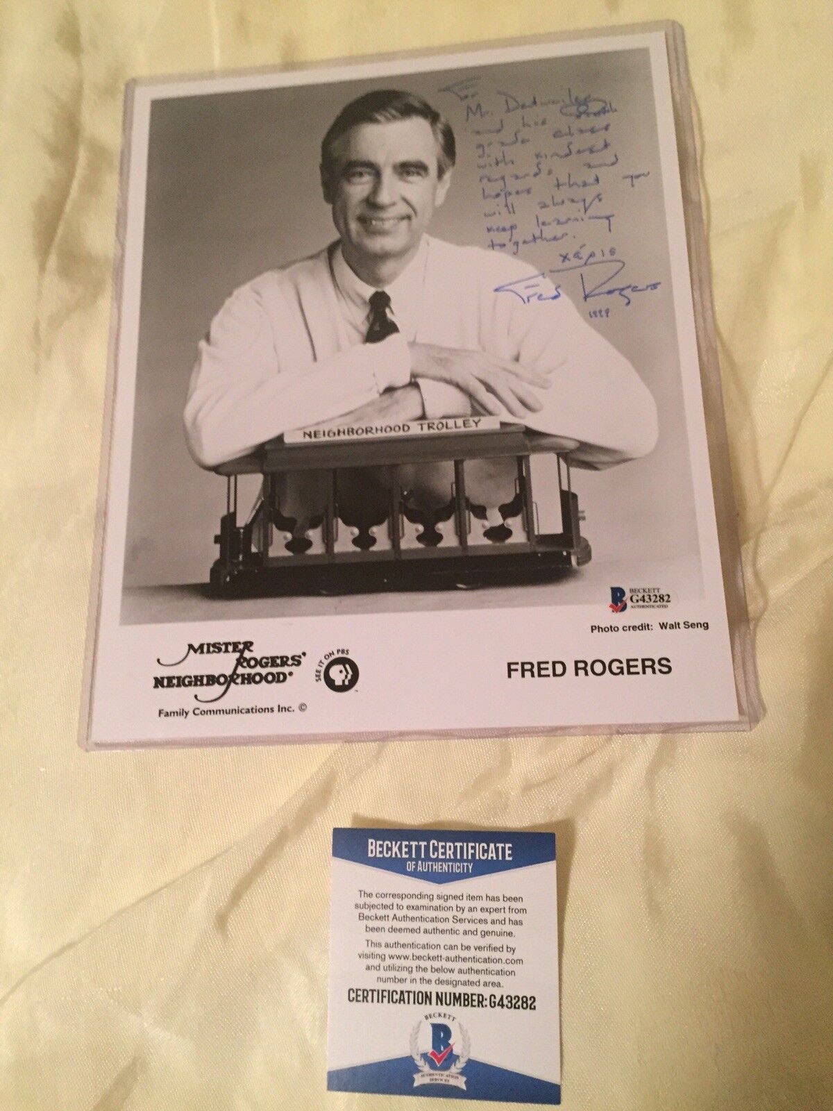 Fred Rogers Mr Rodgers Autograph 8x10 Beckett Coa