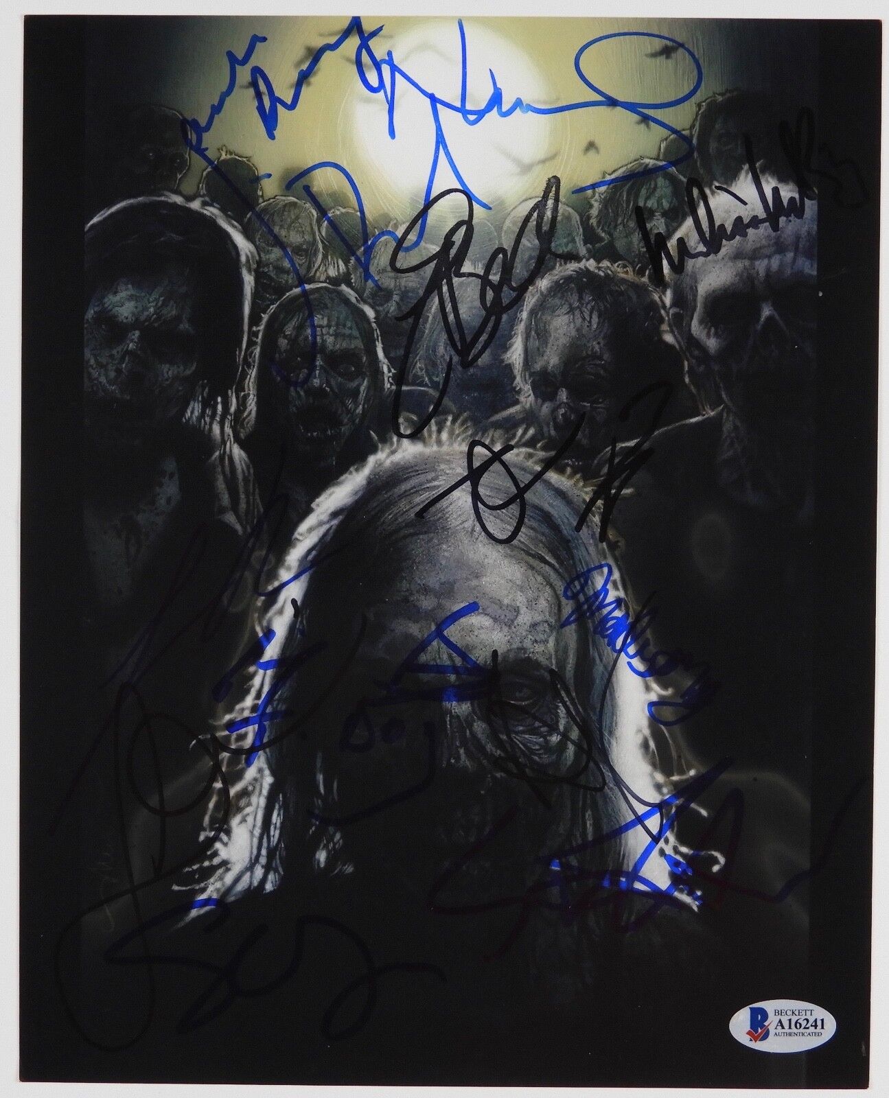 Walking Dead Cast Autograph Signed Photo Poster painting Beckett 8 x 10 Andrew Lincoln Reedus