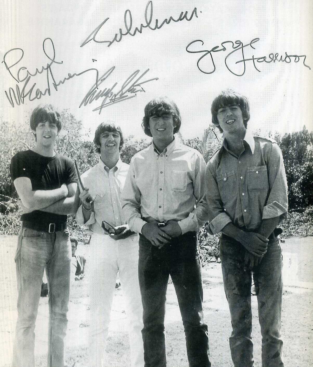 THE BEATLES Signed B&W Photo Poster paintinggraph - Rock & Pop Star Legends - preprint