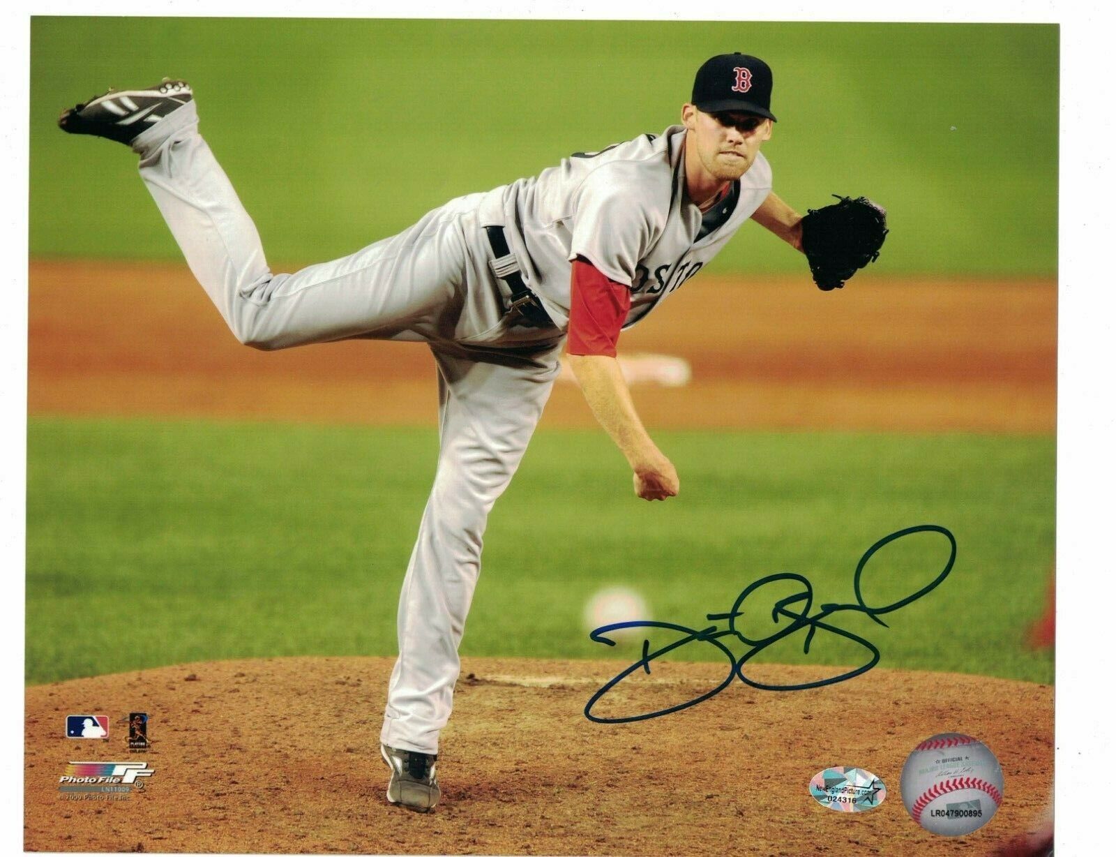 Daniel Bard Boston Red Sox Signed 8 x 10