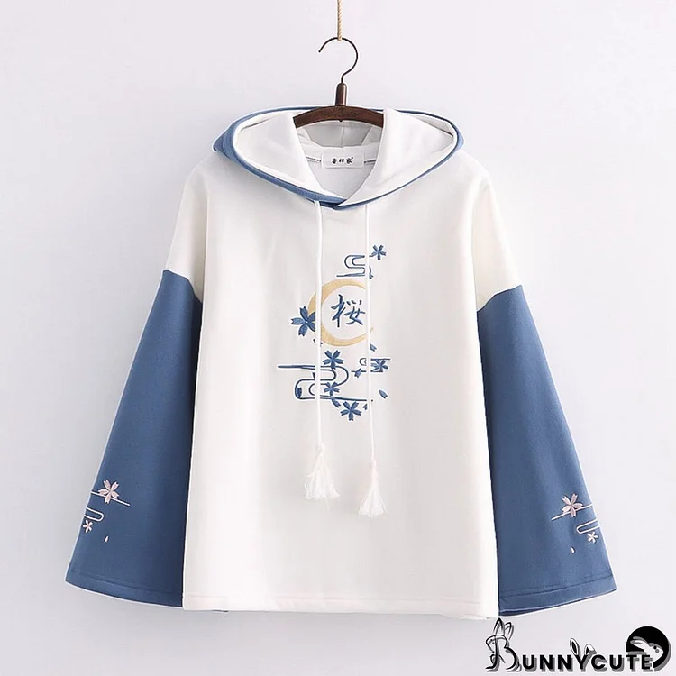 Vintage Moon Blossom Embroidery Colorblock Plush Hoodie