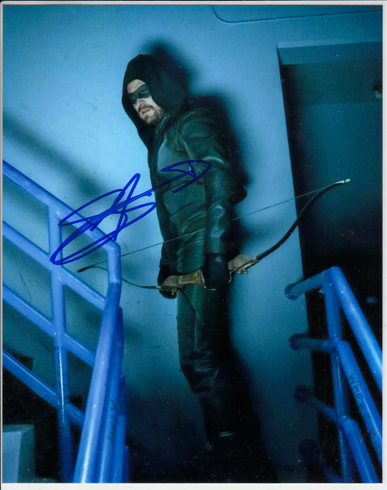 Stephen Amell as Oliver Queen tv series Arrow Signed Autograph 8x10