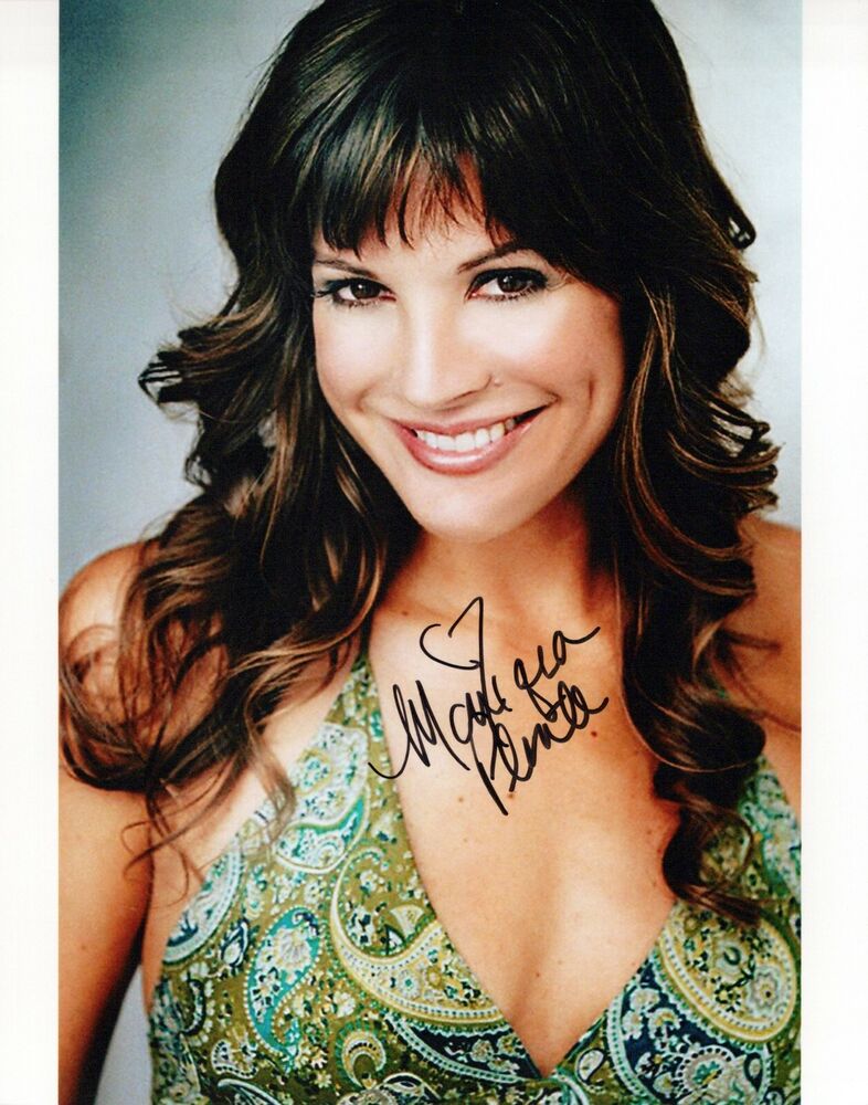 Moniqua Plante head shot autographed Photo Poster painting signed 8x10 #2