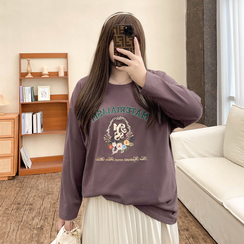 Curvy Elegance: 3D Embroidered Long Sleeve Tee for Autumn
