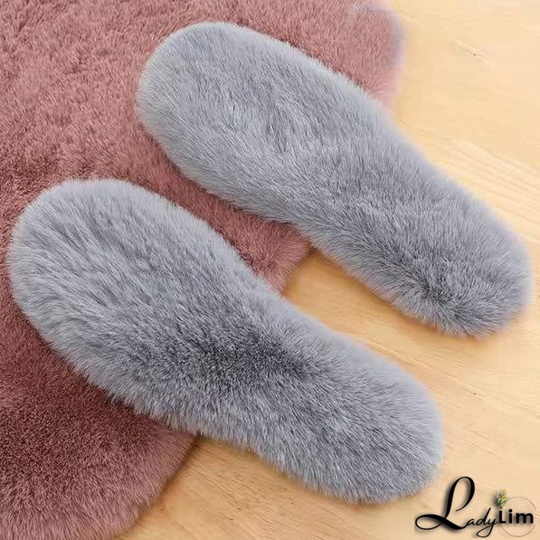 Fashionable and Minimalist winter garment