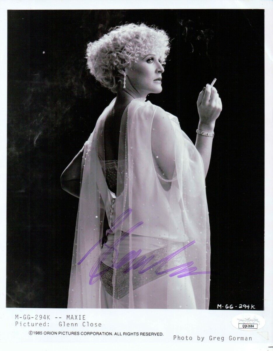 Glenn Close Signed Autographed 8X10 Photo Poster painting Maxie Smoking B/W JSA QQ62684