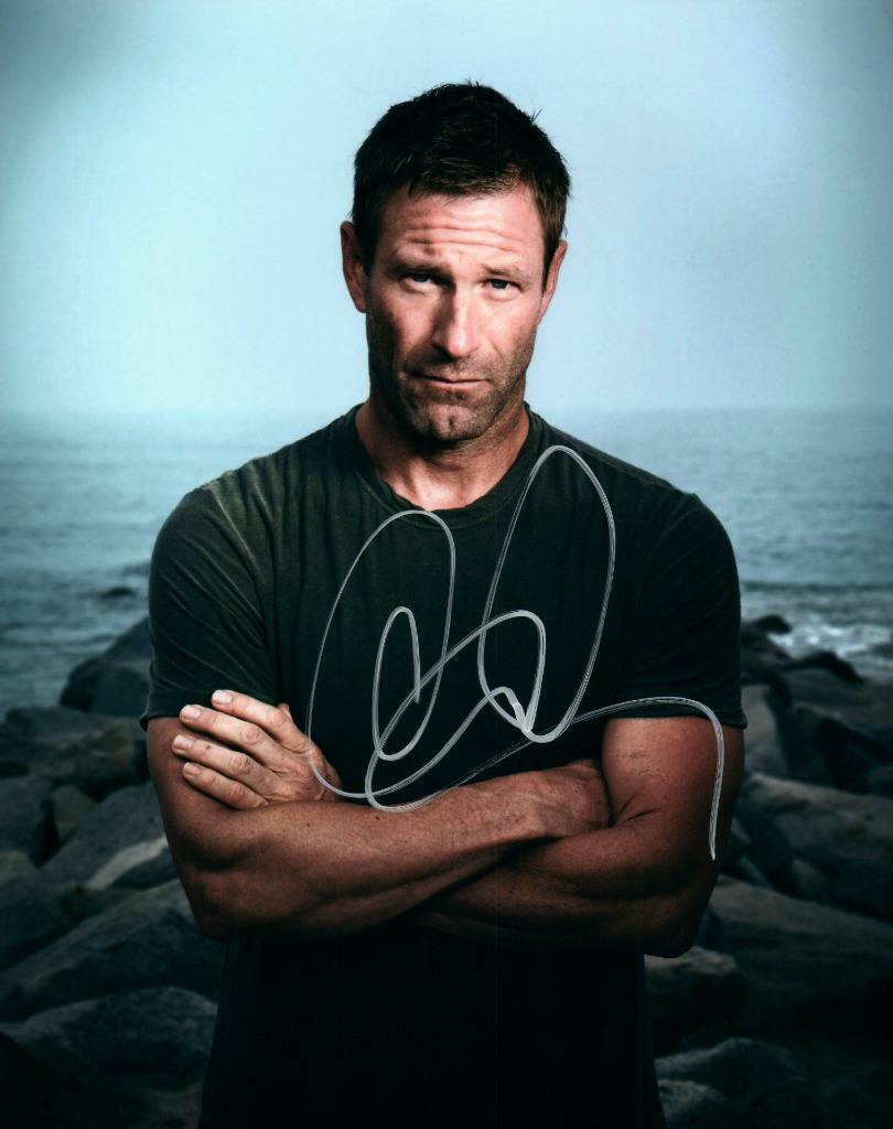 Aaron Eckhart signed 8x10 Photo Poster painting picture autographed good looking plus COA