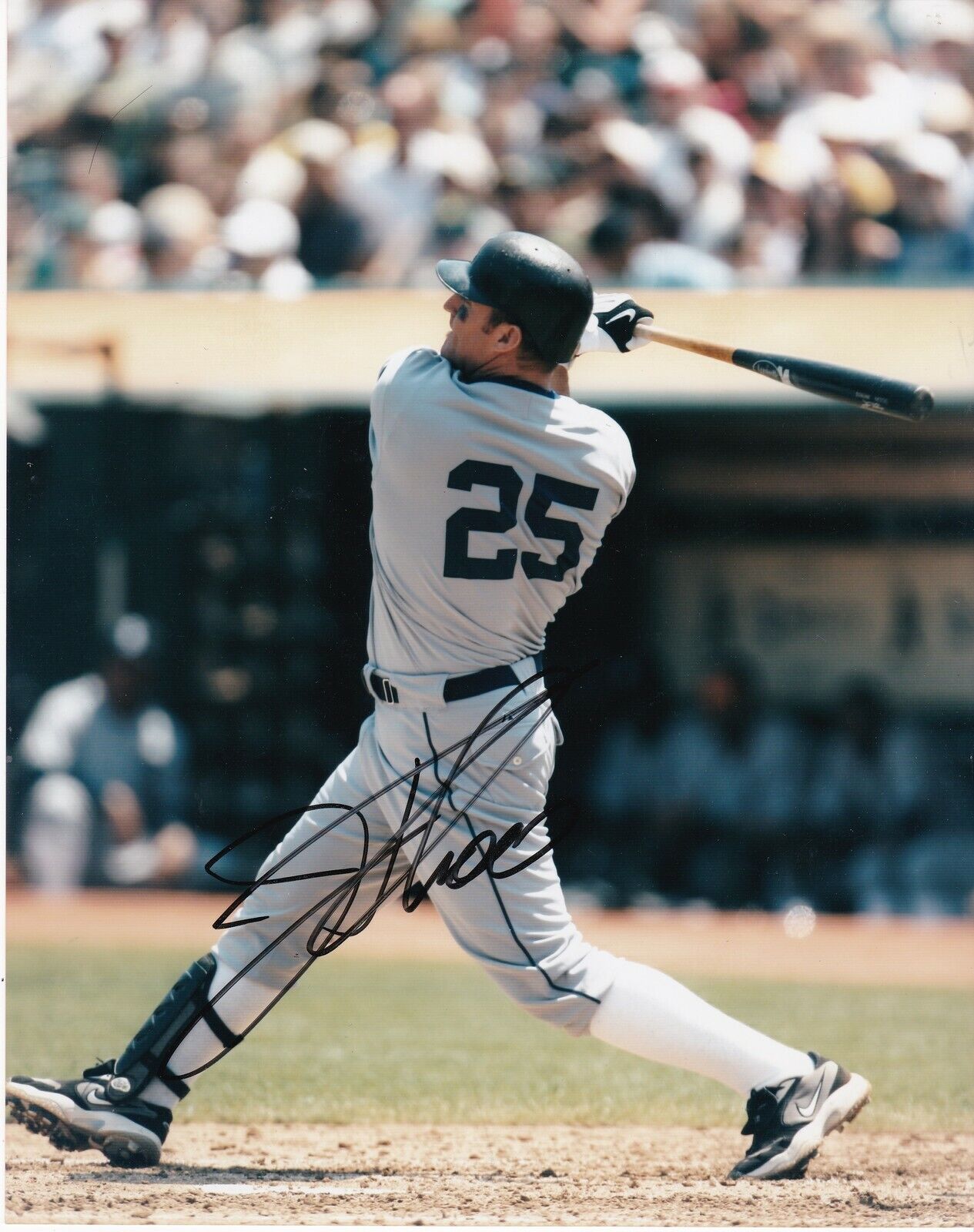 JIM THOME CHICAGO WHITE SOX ACTION SIGNED 8x10