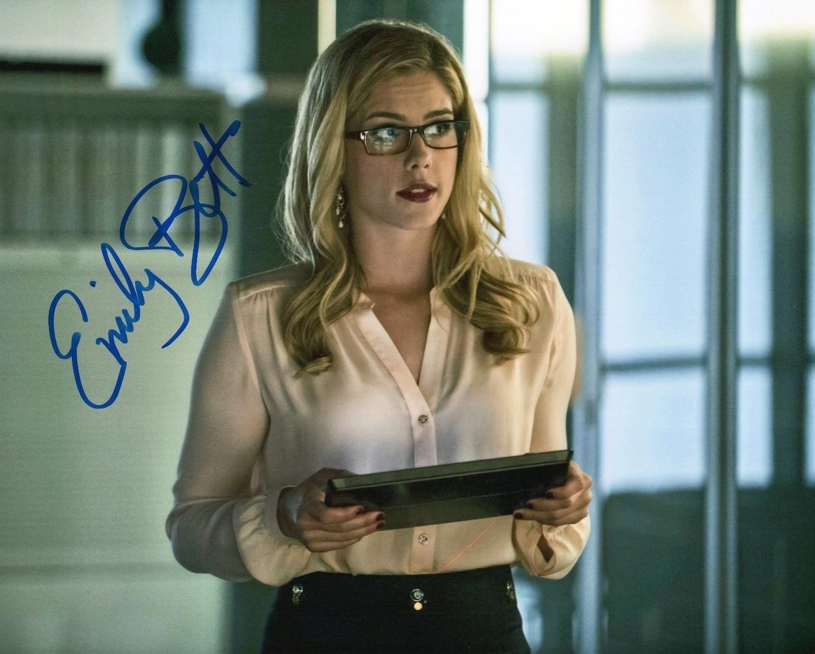 EMILY BETT RICKARDS AUTOGRAPHED SIGNED A4 PP POSTER Photo Poster painting PRINT 1