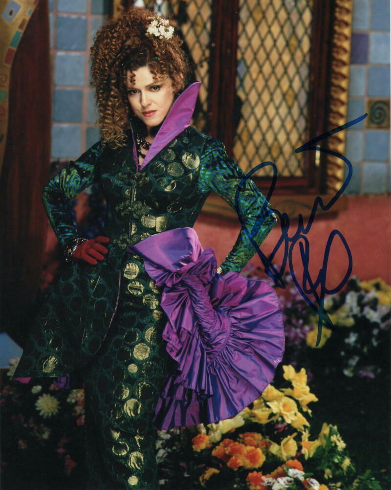 BERNADETTE PETERS SIGNED AUTOGRAPH 8X10 Photo Poster painting - BROADWAY LEGEND, INTO THE WOODS