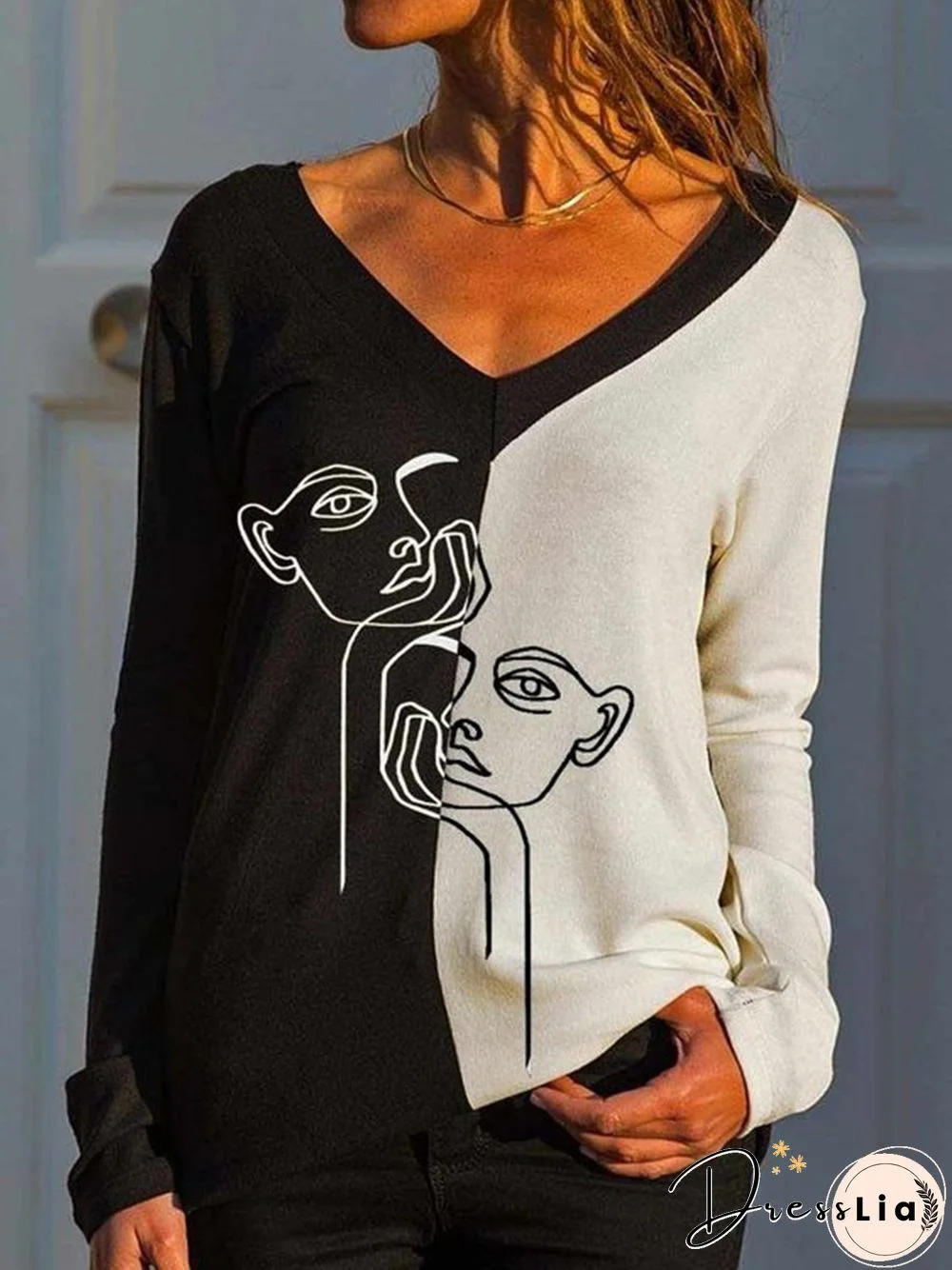 Black-white Art Printed Long Sleeve Shift V Neck Casual Tops