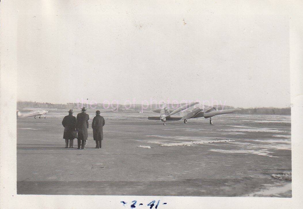 1940's AIRFIELD Aviation Airplane FOUND Photo Poster painting bwOriginal 85 26 S