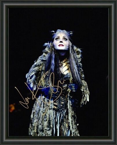 CATS KERRY ELLIS - SIGNED A4 Photo Poster painting POSTER -  POSTAGE