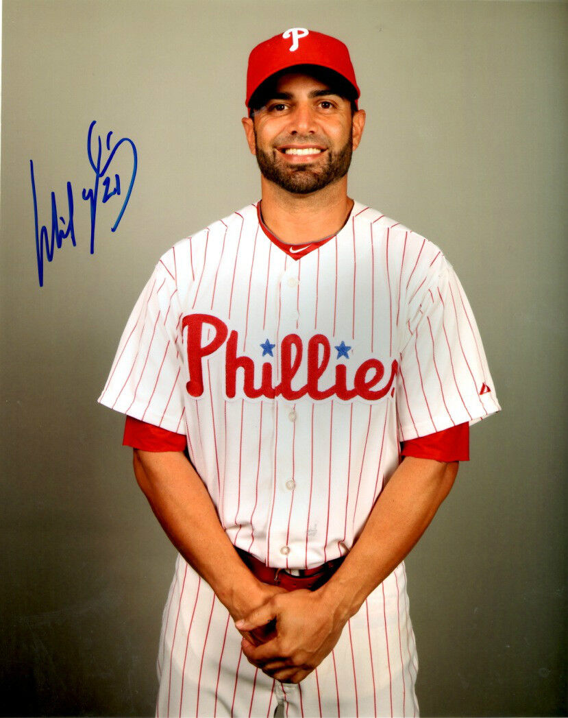 Autographed 8x10 WIL NIEVES Philadelphia Phillies Photo Poster painting - COA