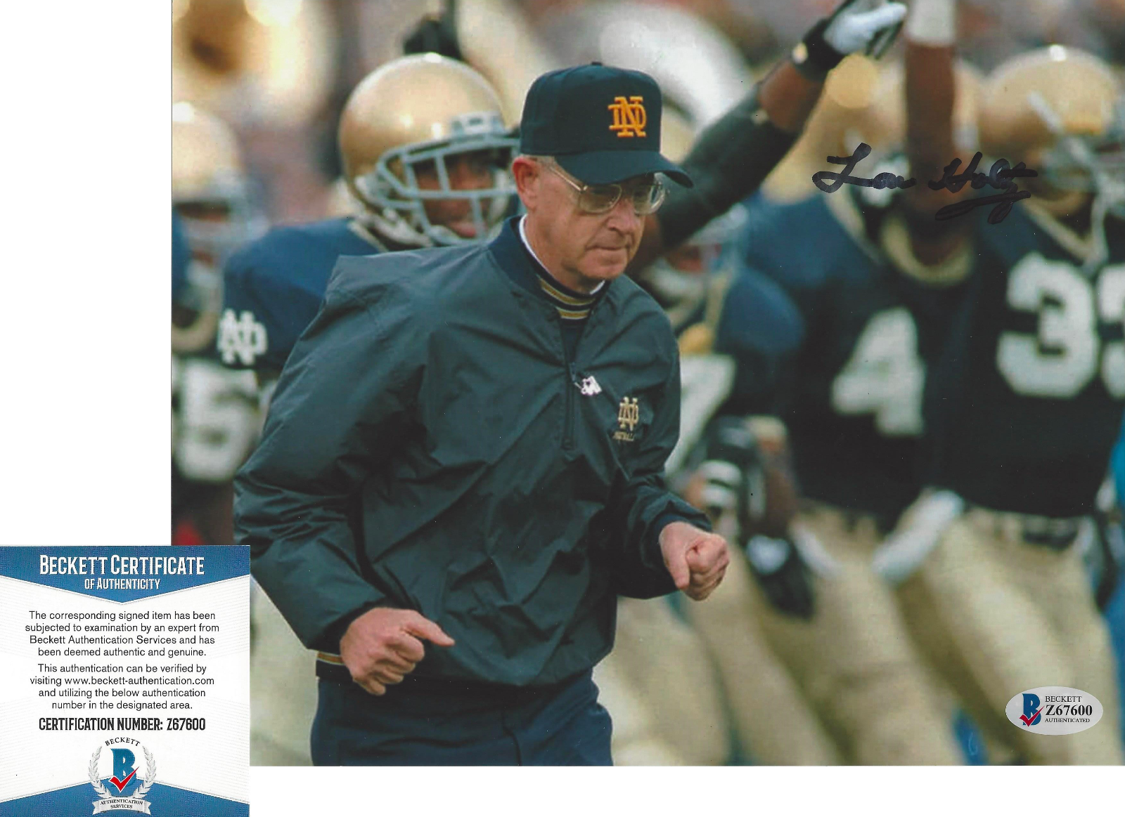 LOU HOLTZ - NOTRE DAME FIGHTING IRISH COACH - SIGNED 8x10 Photo Poster painting BECKETT BAS COA