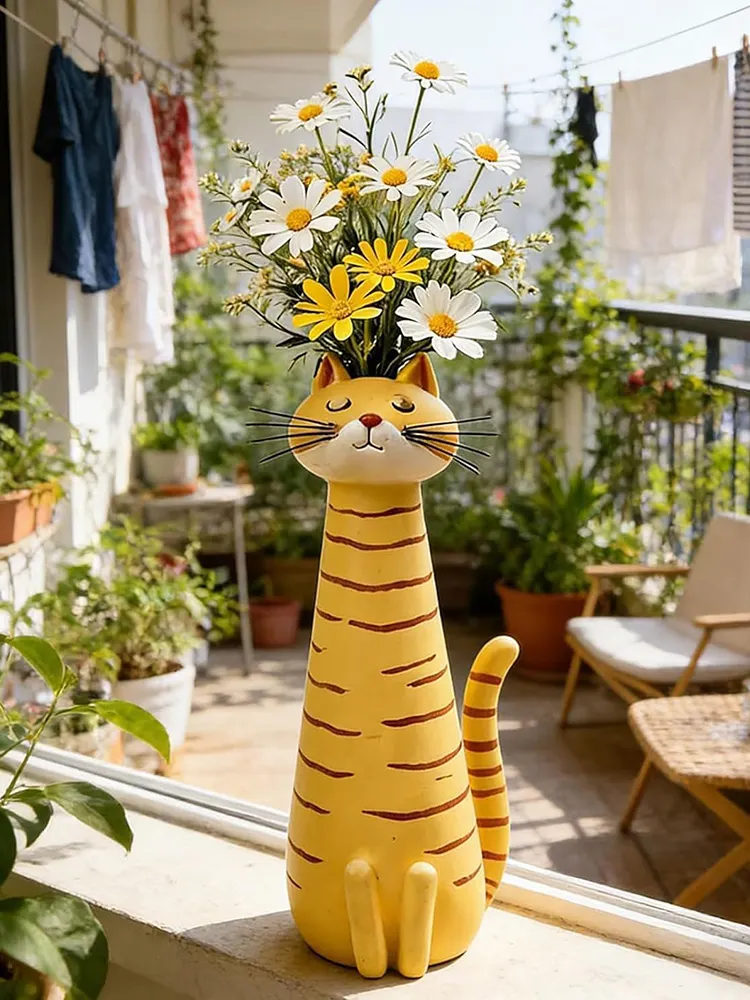 Handcrafted Quirky Cat Vase Modern Whimsical Resin Cat Flower Vase Creative Ornament for Living Room Office Study Home Decoration
