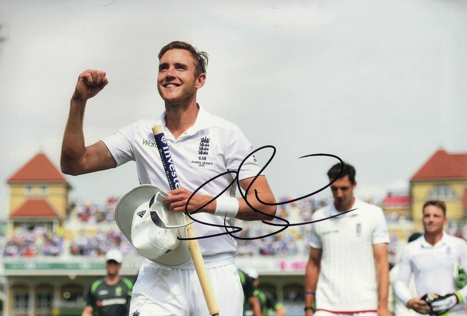 Stuart Broad Signed 12X8 Photo Poster painting 2015 Ashes CRICKETING LEGEND AFTAL COA (2658)