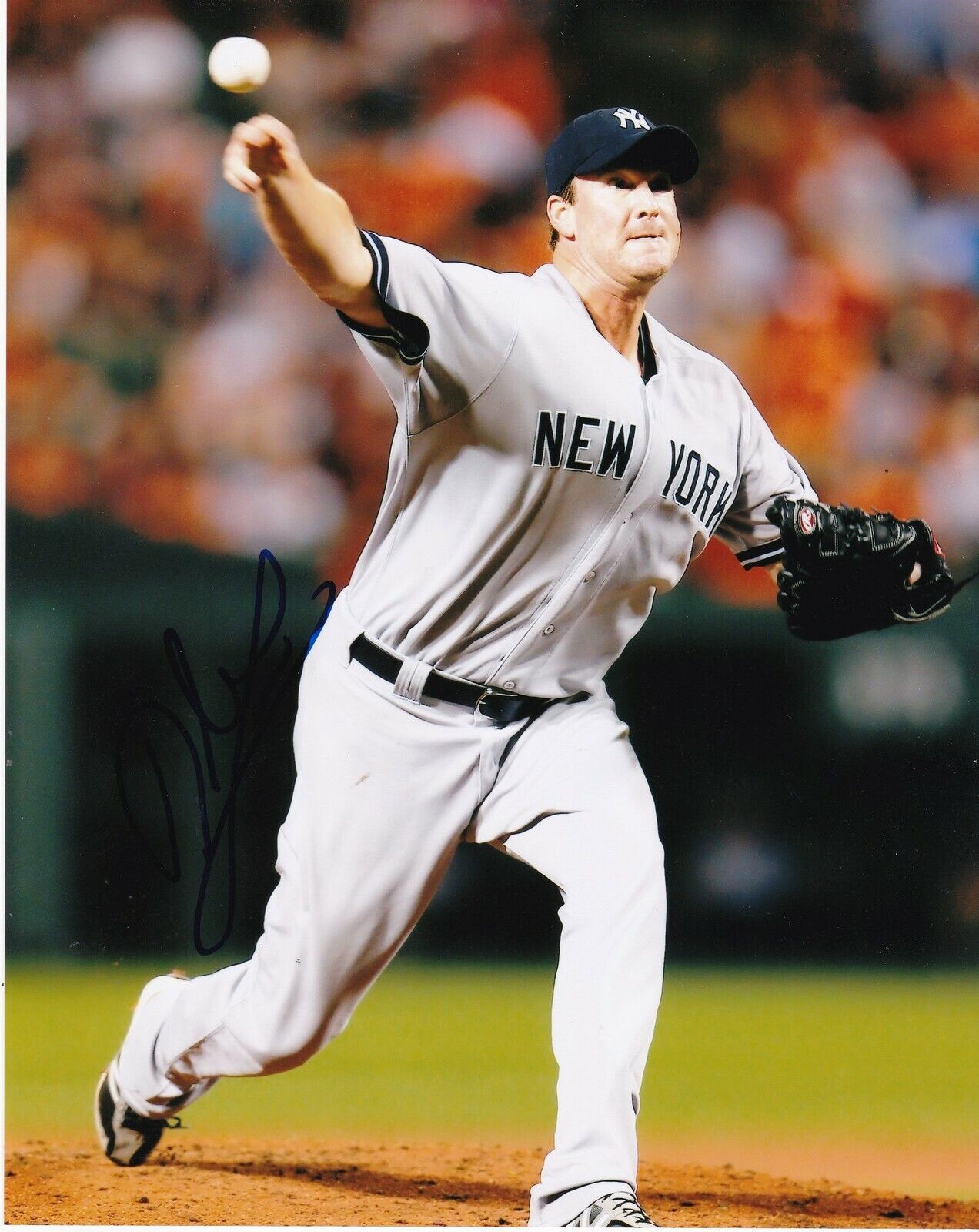 DEREK LOWE NEW YORK YANKEES ACTION SIGNED 8x10