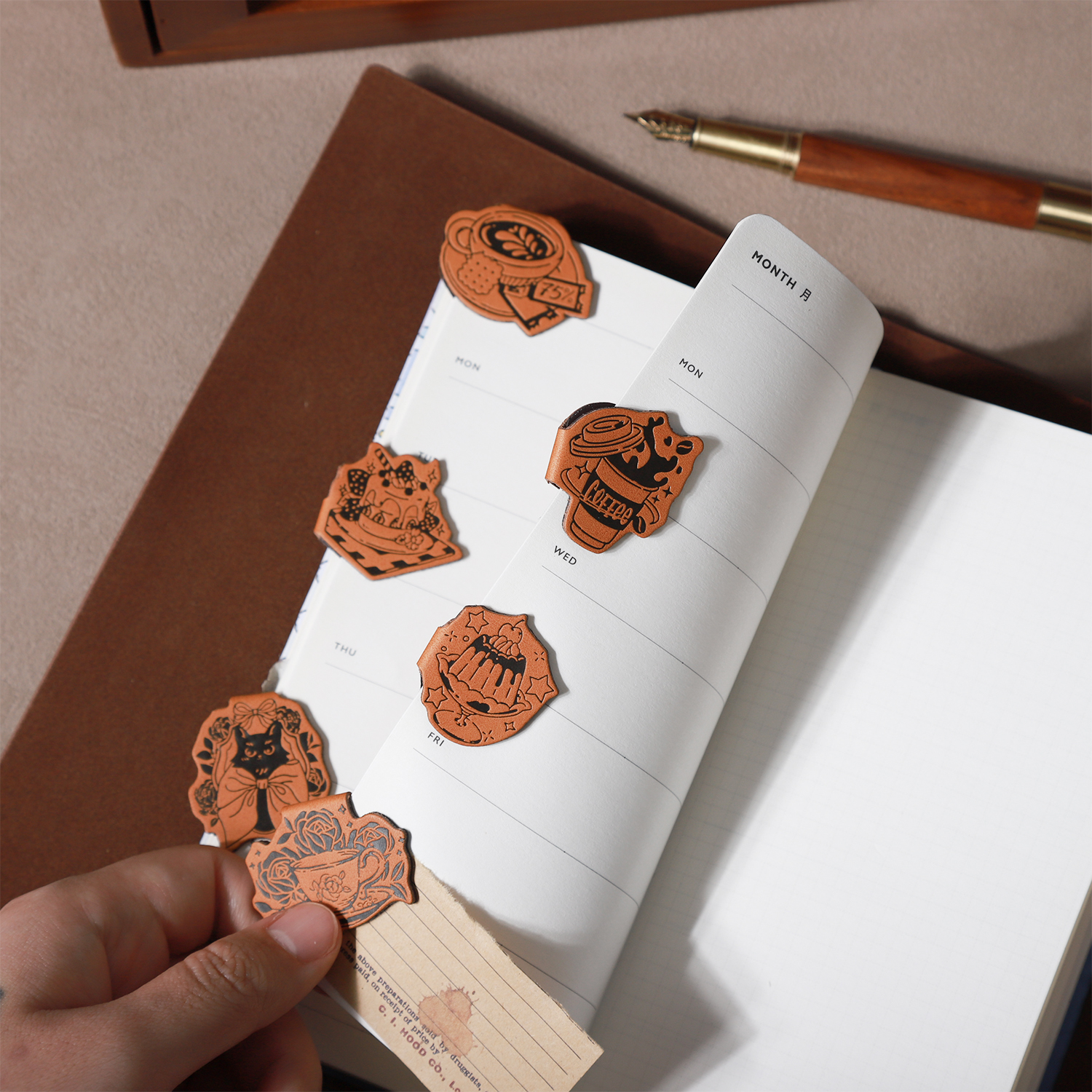 자석 북마크 - 헬리아의 우아한 다이어리 시리즈 빈티지 커피 꽃 가죽