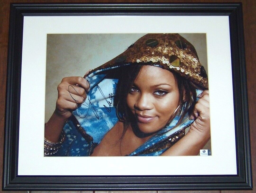 SUPER SALE! Rihanna Signed Autographed 11x14 Photo Poster painting Global GA GV GAI COA!